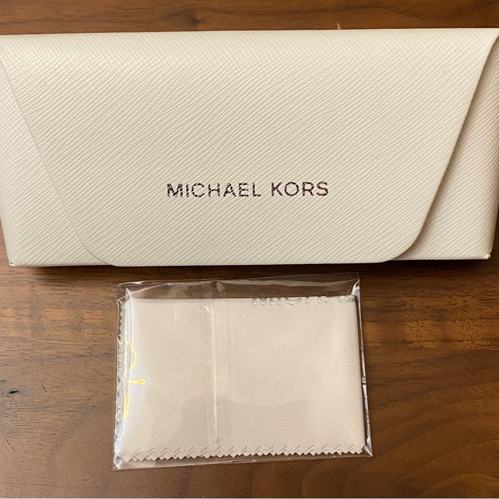 NWOT Michael Kors Eyeglass Sunglass Hard Case Clam Shell & Lens Cloth